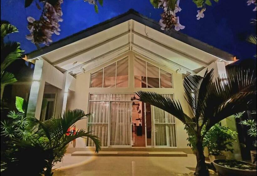 Пансион Casa Mira Boutique Villa