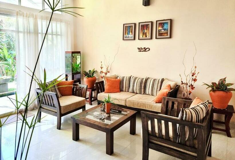 Пансион Casa Mira Boutique Villa