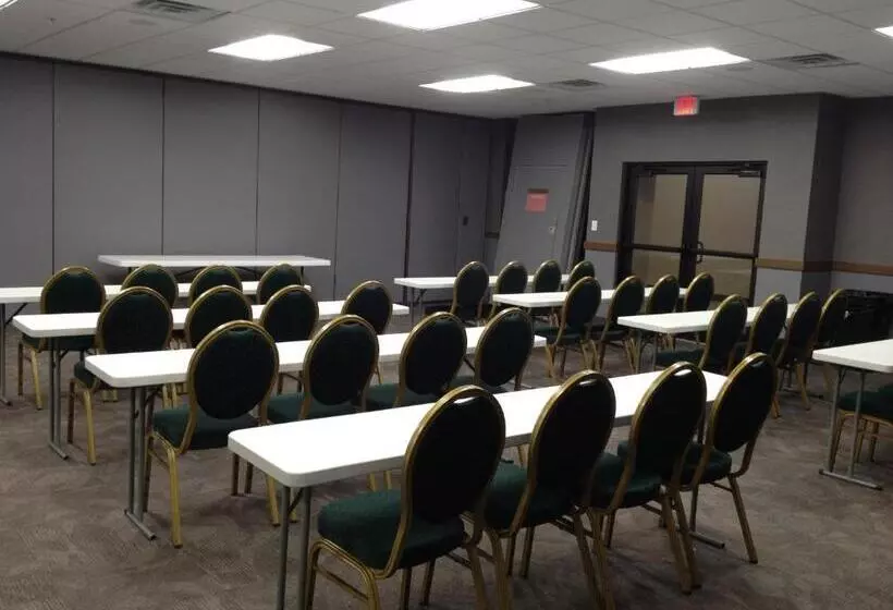 Boarders Inn & Suites By Cobblestone Hotels   Grand Island