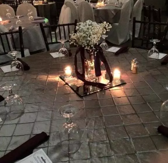 Boarders Inn & Suites By Cobblestone Hotels   Grand Island