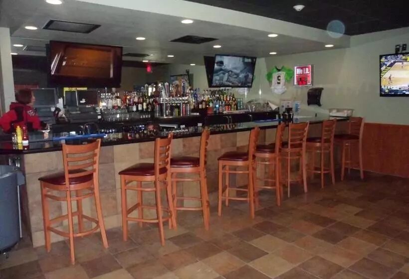 Boarders Inn & Suites By Cobblestone Hotels   Grand Island