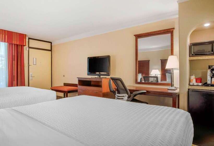 Szálloda Clarion Inn Conference Center