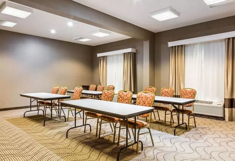 Отель Comfort Inn