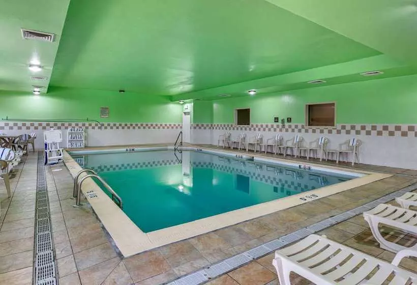 호텔 Comfort Inn & Suites