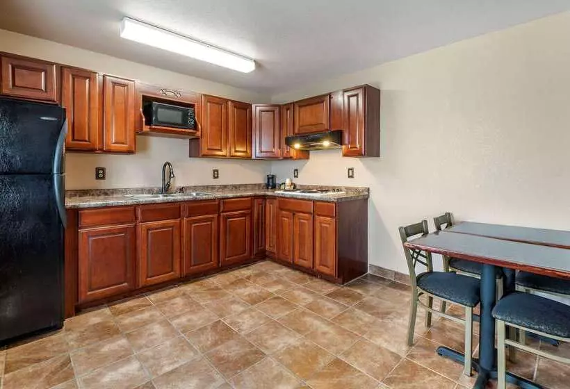 호텔 Comfort Inn & Suites