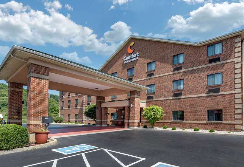 Отель Comfort Inn & Suites