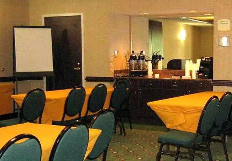 Отель Courtyard Atlanta Suwanee