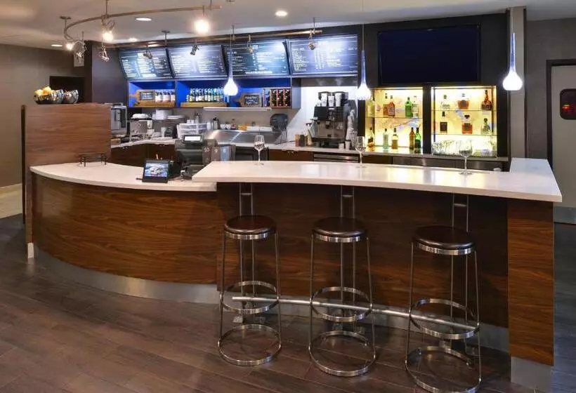 Отель Courtyard Atlanta Suwanee