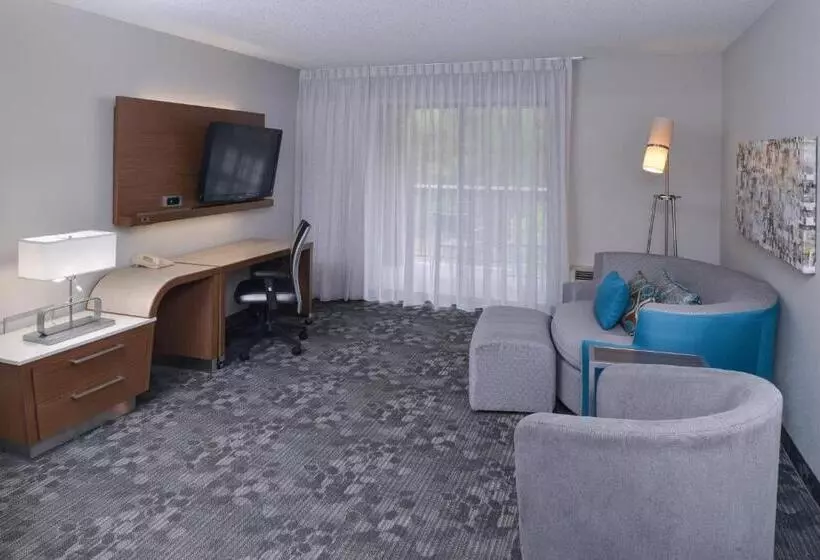 Отель Courtyard Atlanta Suwanee
