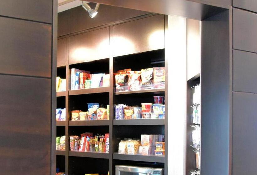 هتل Courtyard By Marriott Boston Waltham