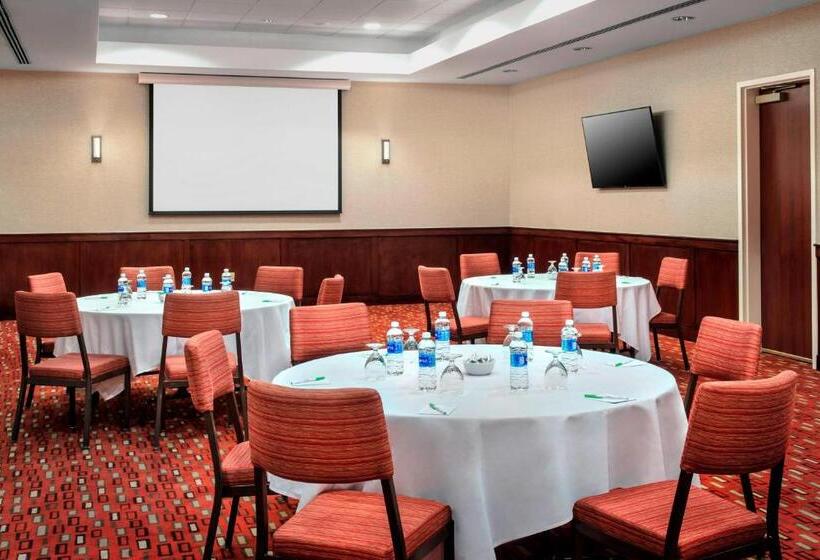 هتل Courtyard Charlotte City Center