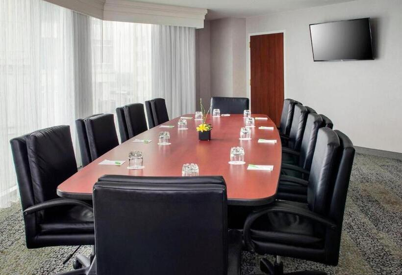 هتل Courtyard Charlotte City Center