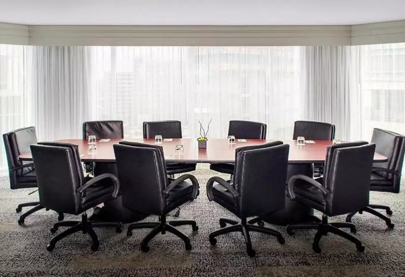 Отель Courtyard Charlotte City Center