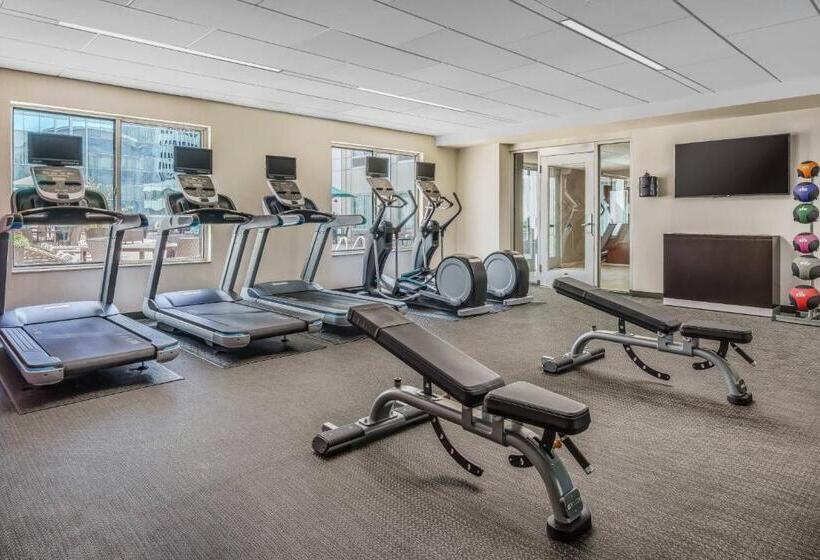 هتل Courtyard Charlotte City Center