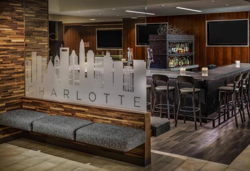 هتل Courtyard Charlotte City Center