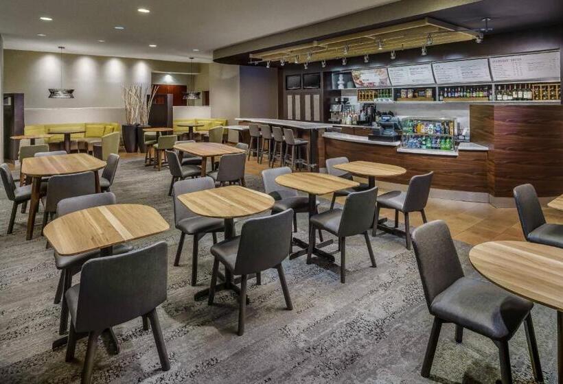 هتل Courtyard Charlotte City Center