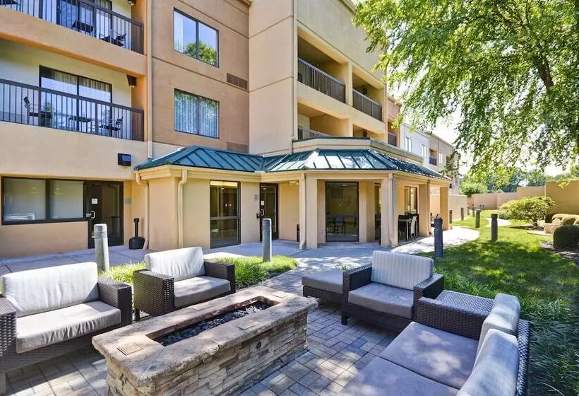 ホテル Courtyard By Marriott Dalton