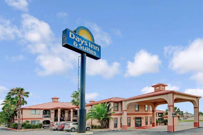 فندق Days Inn & Suites By Wyndham Braunig Lake