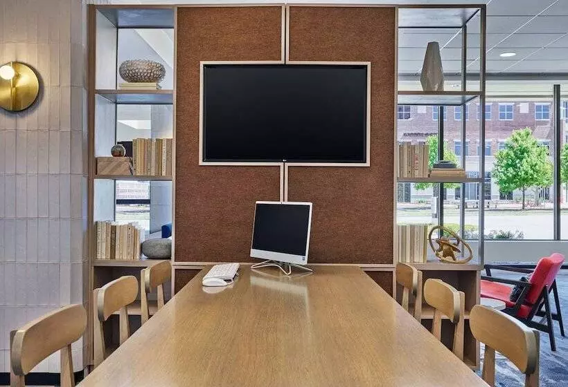 Delta Hotels By Marriott Muskegon Convention Center