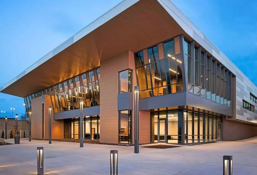 Delta Hotels By Marriott Muskegon Convention Center