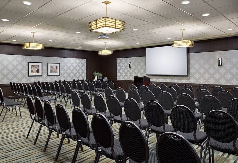 Delta Hotels By Marriott Muskegon Convention Center