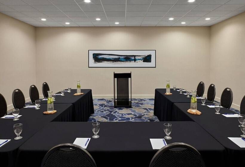 Delta Hotels By Marriott Muskegon Convention Center