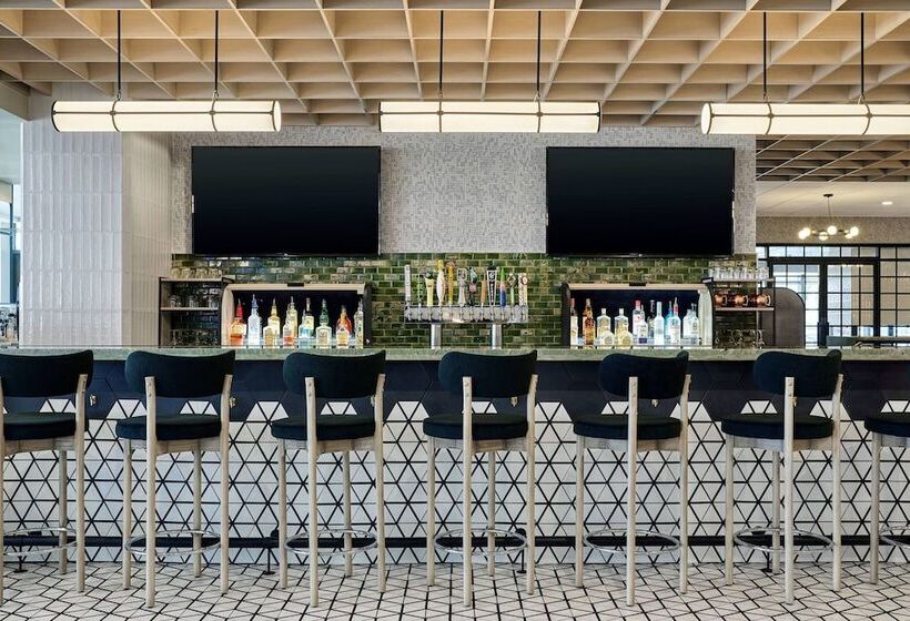 Delta Hotels By Marriott Muskegon Convention Center