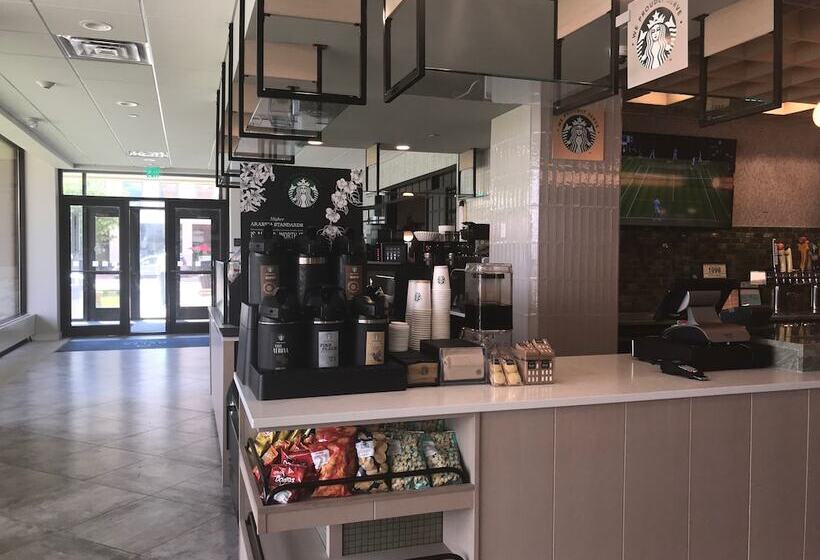 Delta Hotels By Marriott Muskegon Convention Center