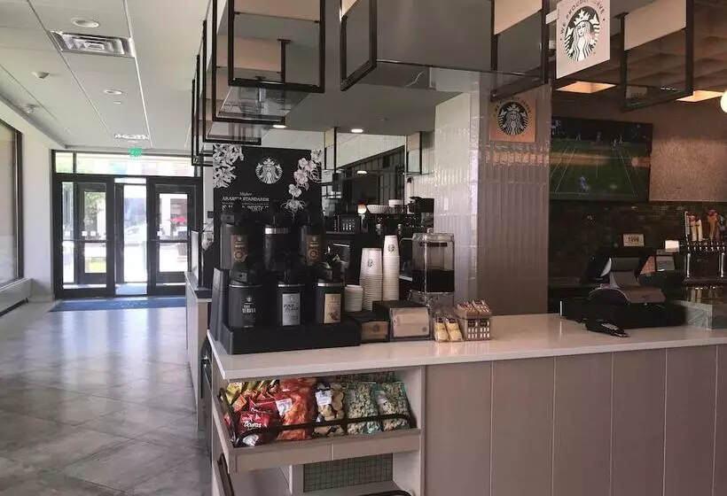 Delta Hotels By Marriott Muskegon Convention Center