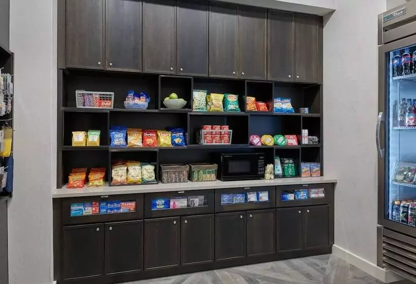 Delta Hotels By Marriott Muskegon Convention Center