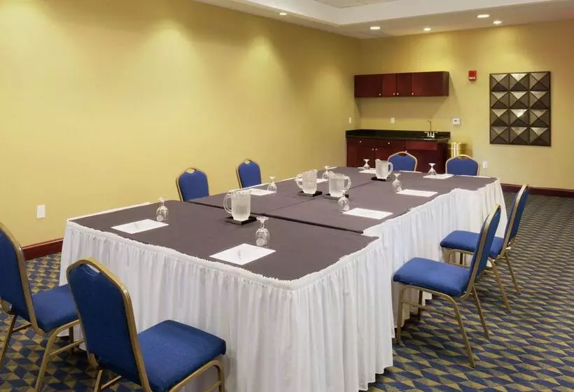 Hotel Doubletree By Hilton Greensboro