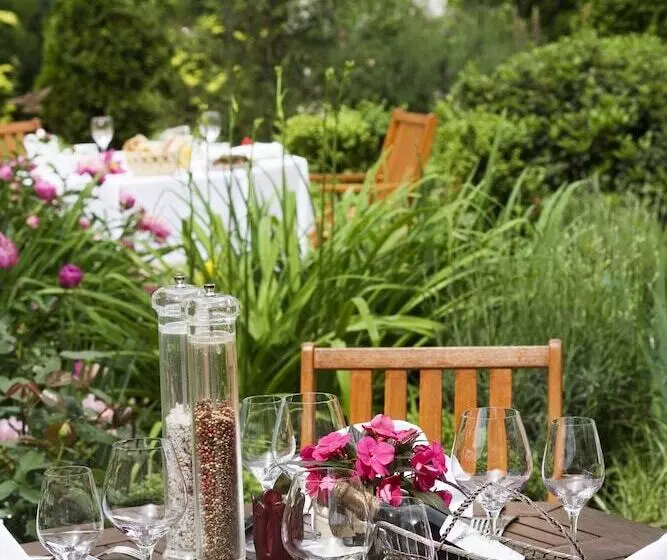 فندق Du Domaine De La Grange De Conde