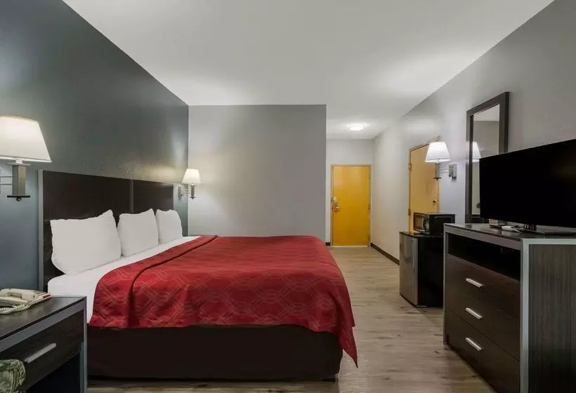 Отель Econo Lodge Inn & Suites