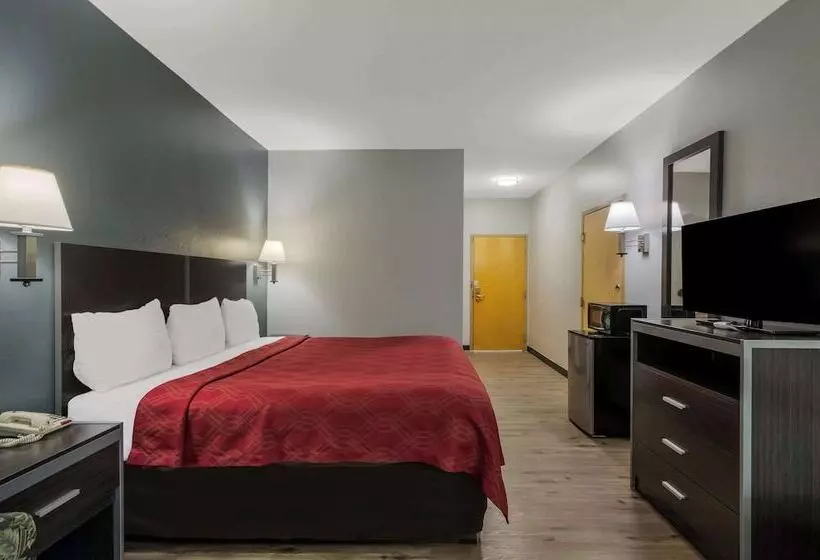 Отель Econo Lodge Inn & Suites
