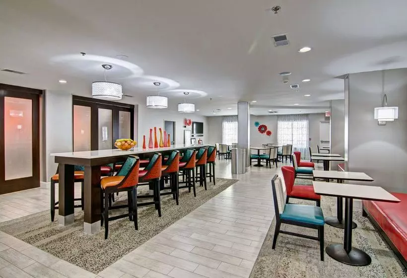 هتل Hampton Inn Salem, Va