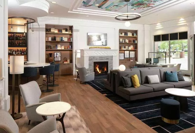 فندق Hilton Madison Monona Terrace