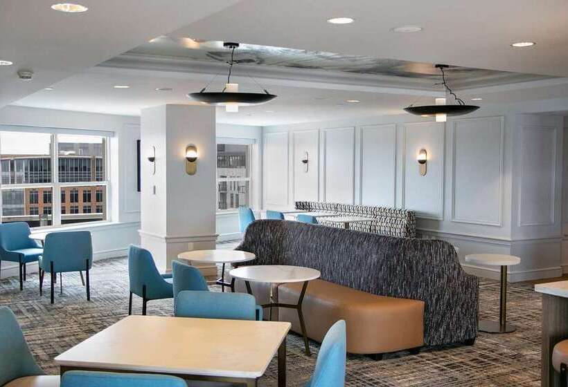 فندق Hilton Madison Monona Terrace