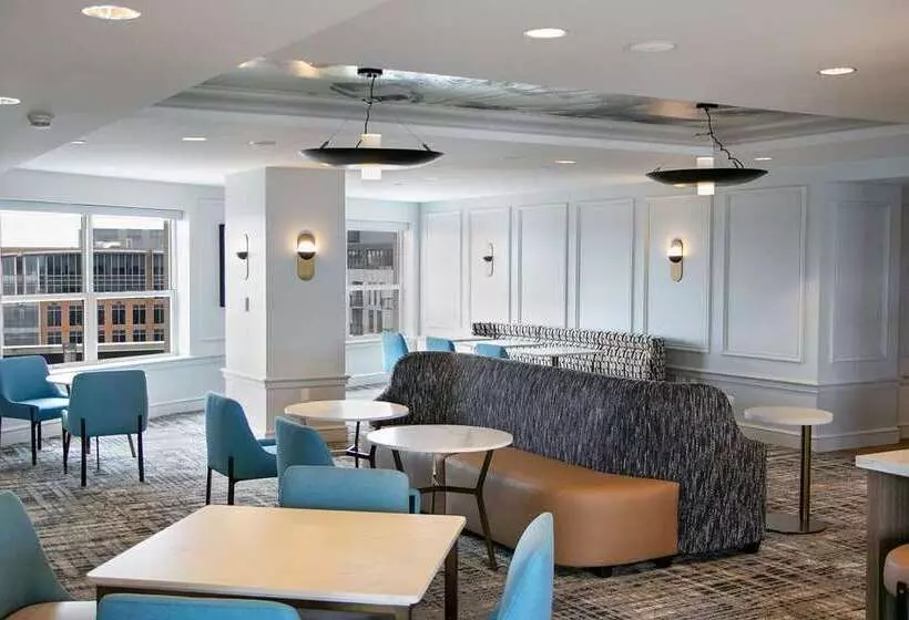 فندق Hilton Madison Monona Terrace