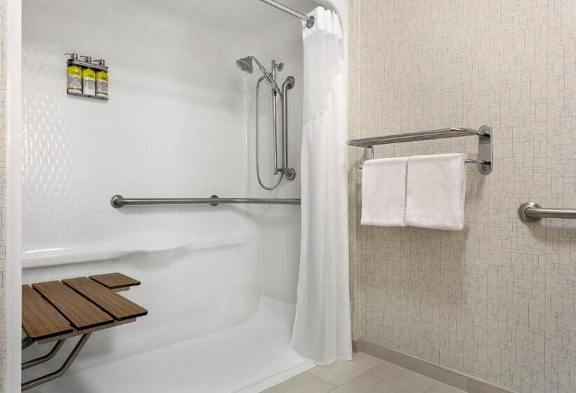 فندق Holiday Inn Express & Suites Philadelphia   Mt Laurel, An Ihg