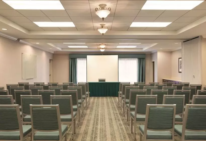 Отель Homewood Suites By Hilton Detroit Troy