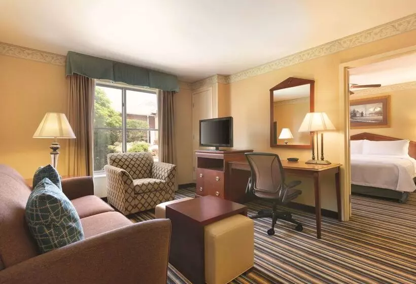 Отель Homewood Suites By Hilton Detroit Troy