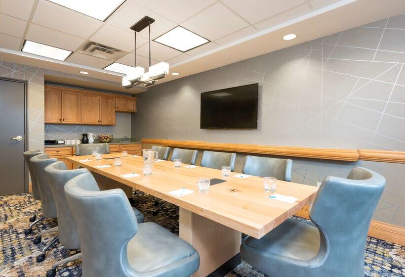 هتل Homewood Suites By Hilton Indianapolisairport/plainfield