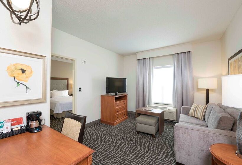 هتل Homewood Suites By Hilton Indianapolisairport/plainfield