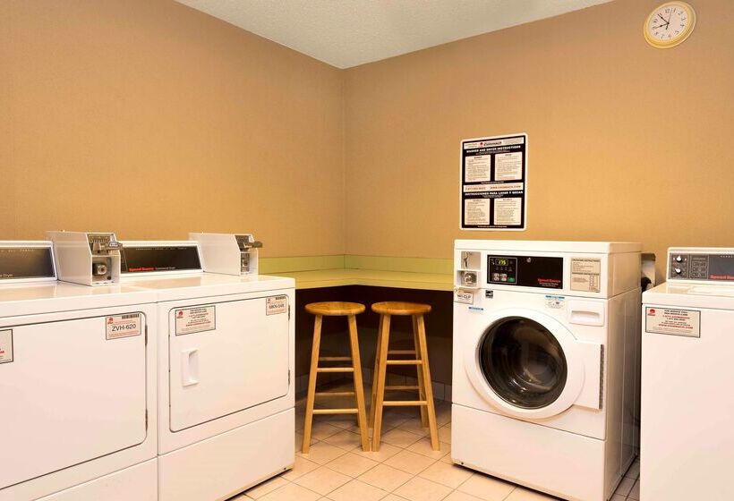 هتل Homewood Suites By Hilton Indianapolisairport/plainfield