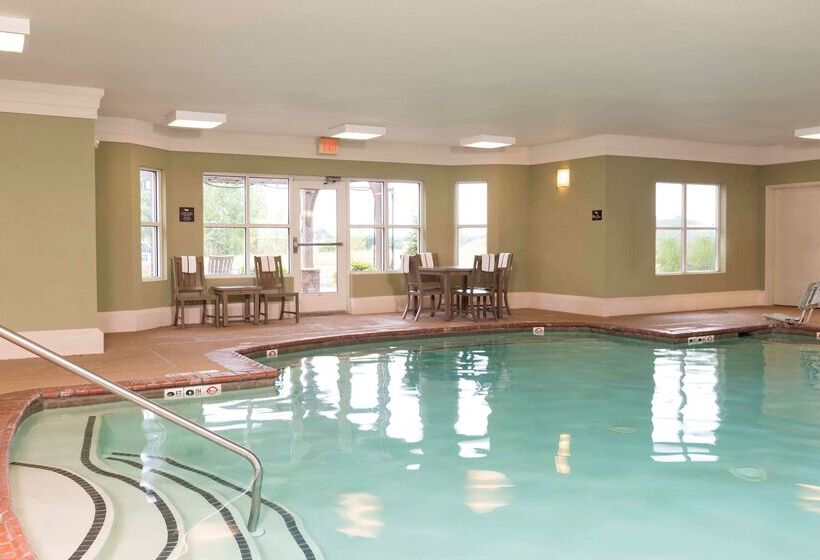 هتل Homewood Suites By Hilton Indianapolisairport/plainfield