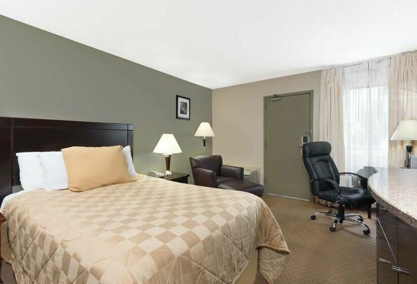 هتل Super 8 By Wyndham Brook Park/cleveland