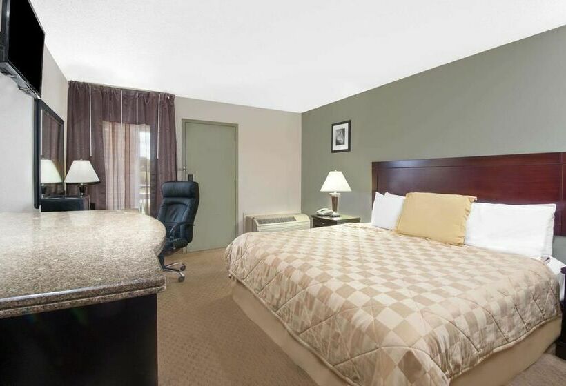 هتل Super 8 By Wyndham Brook Park/cleveland