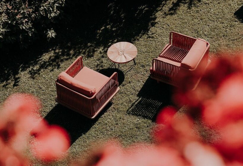 هتل Hôtel Les Roches Fleuries