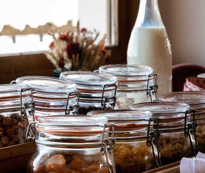 هتل Hôtel Les Roches Fleuries