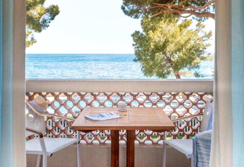 Отель La Pinède Plage